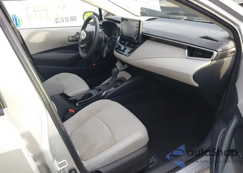 2022 Toyota Corolla Le z USA, uszkodzony, nr VIN JTDEPMAE7N3016379